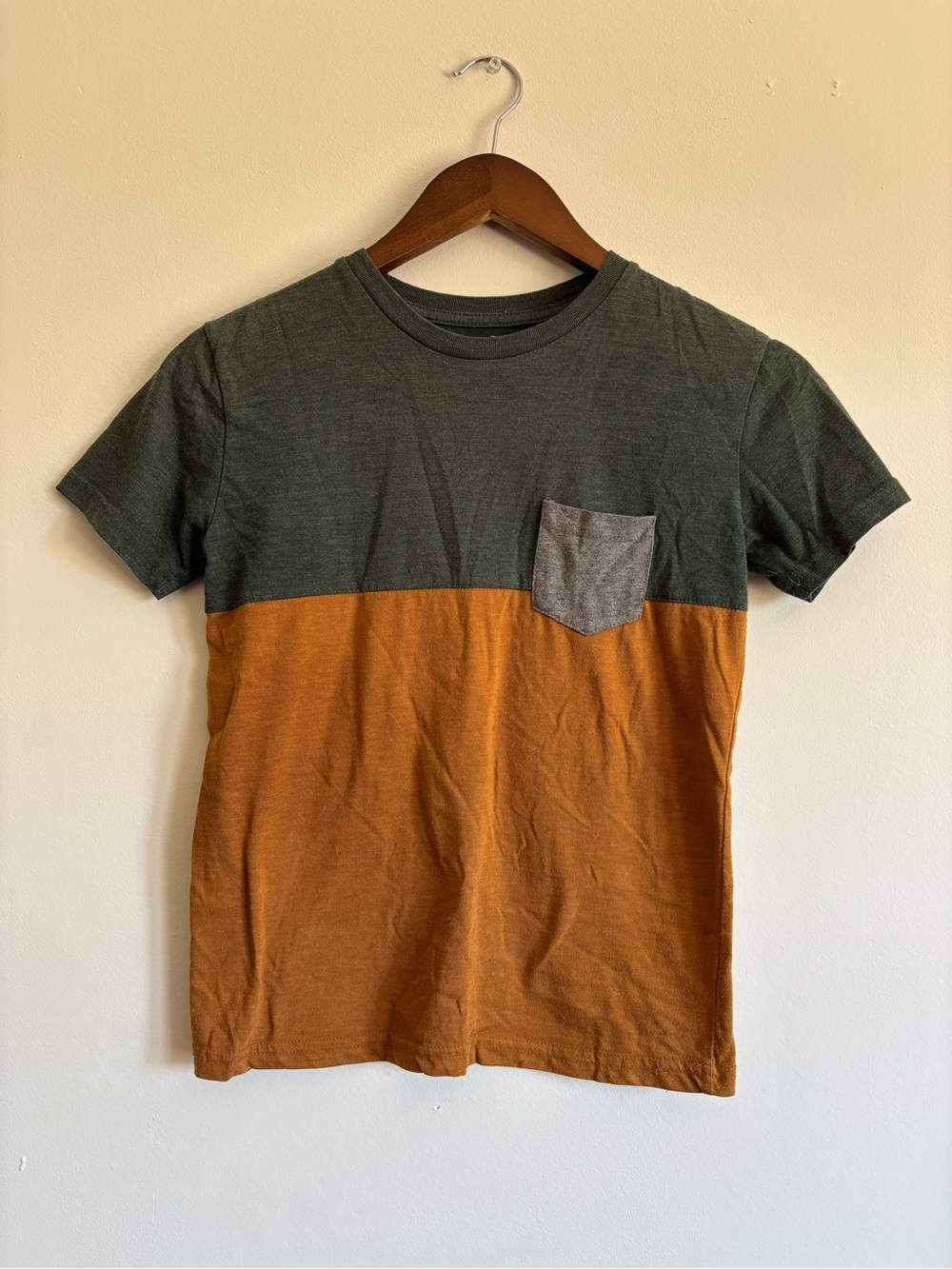 Two-Tone Short Sleeve Pocket Tee - Olive & Rust